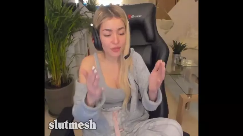 HelenaLive se expone en video filtrado de su transmisión en vivo en Twitch sin ropa