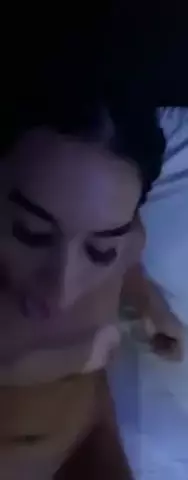 Katarininha desnuda y caliente divirtiéndose encima de una polla en un momento muy picante