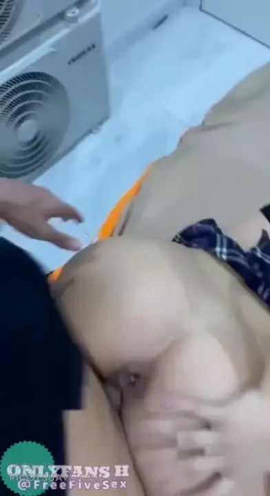 Vídeo casero con Esthefania17 siendo penetrada por el coño y el ano