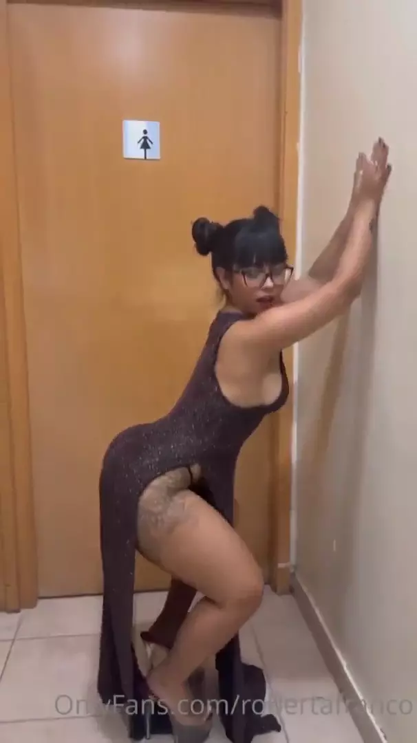 Roberta Franco, la diva, aparece twerking con un culo perfecto en un vídeo amateur sin bragas