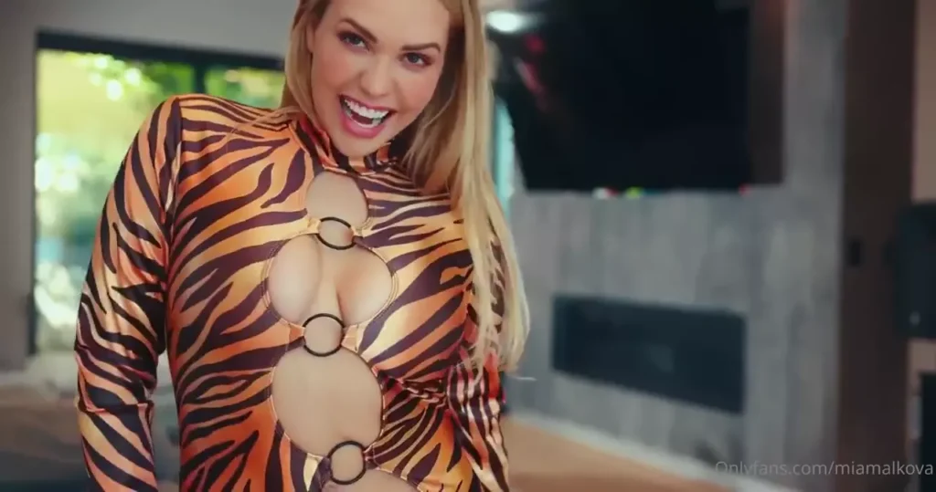 Mia Malkova de la filtración del video de Halloween sin ropa