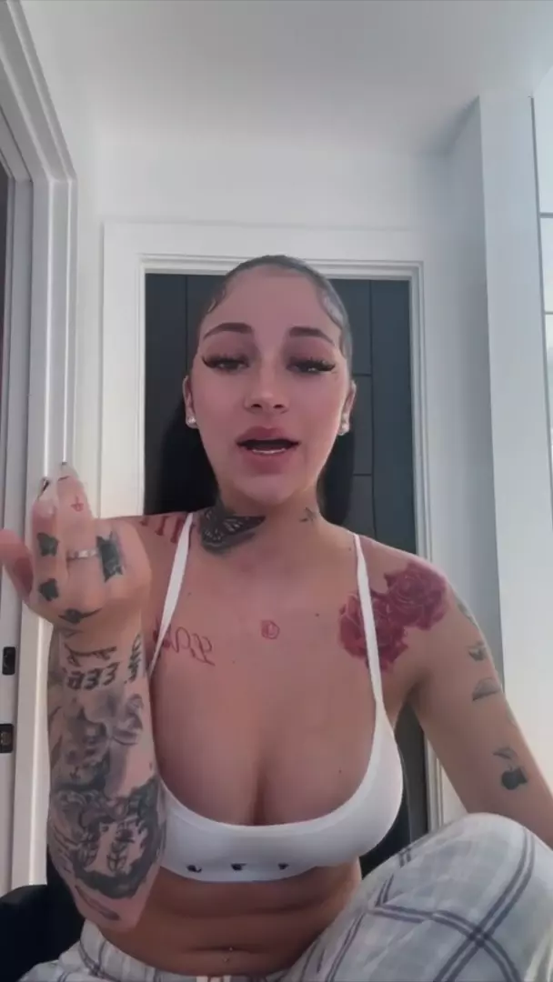 Bhad Bhabie: Se filtró el video de Onlyfans Livestream See Through Nipples