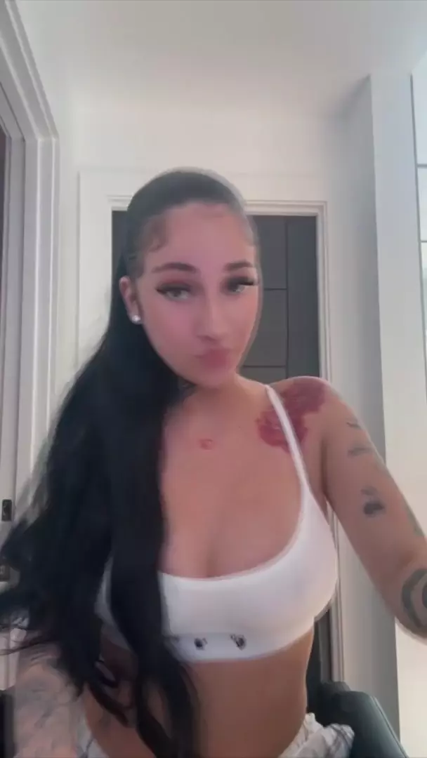 Bhad Bhabie: Se filtró el video de Onlyfans Livestream See Through Nipples