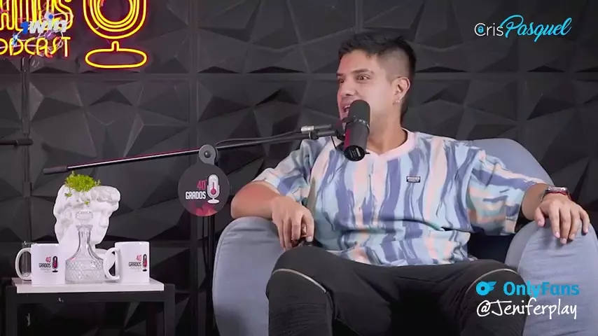 La entrevista a una actriz XXX de Colombia se vuelve caótica