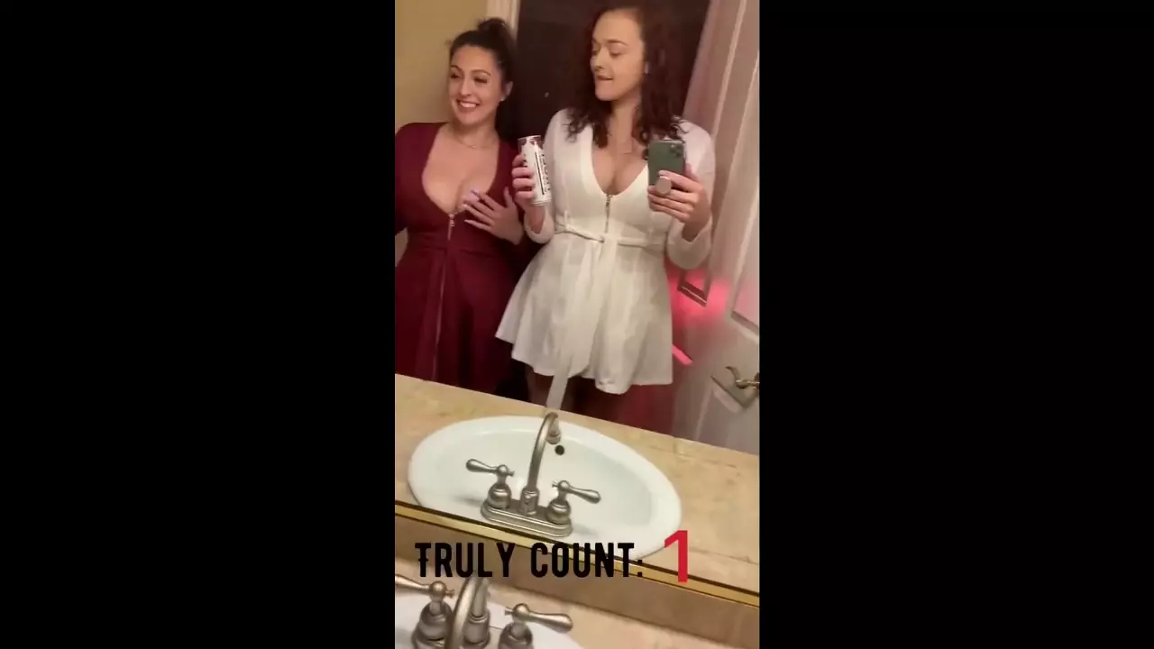 Disfruta de un buen rato con amigas lesbianas en TikTok