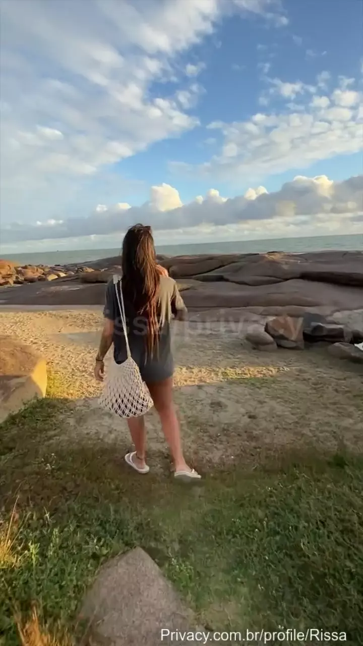 Rissa se dio placer con su pobre novio en la playa