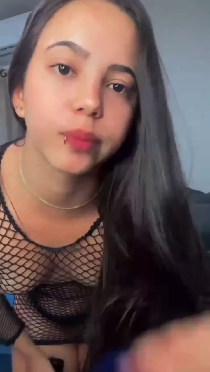 Conocida influencer de TikTok terminó mostrando demasiado en una transmisión en vivo, sin usar ropa interior