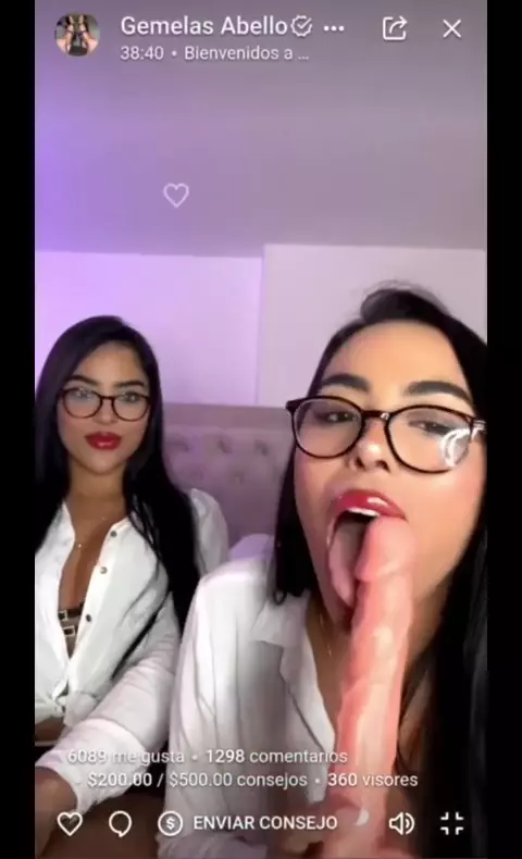 Hermanas gemelas Abello disfrutando de un juguete sensual y mostrando mucha ferocidad