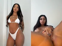 Jamilly Carvalho se muestra sin ropa mientras su anatomía íntima es estimulada de forma sensual