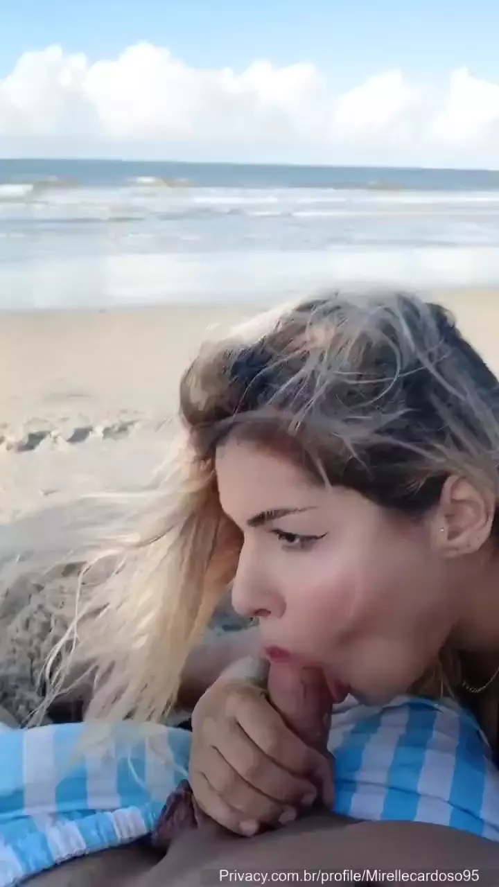 Mirelle Cardoso es captada haciendo una buena follada oral en la playa en un vídeo amateur