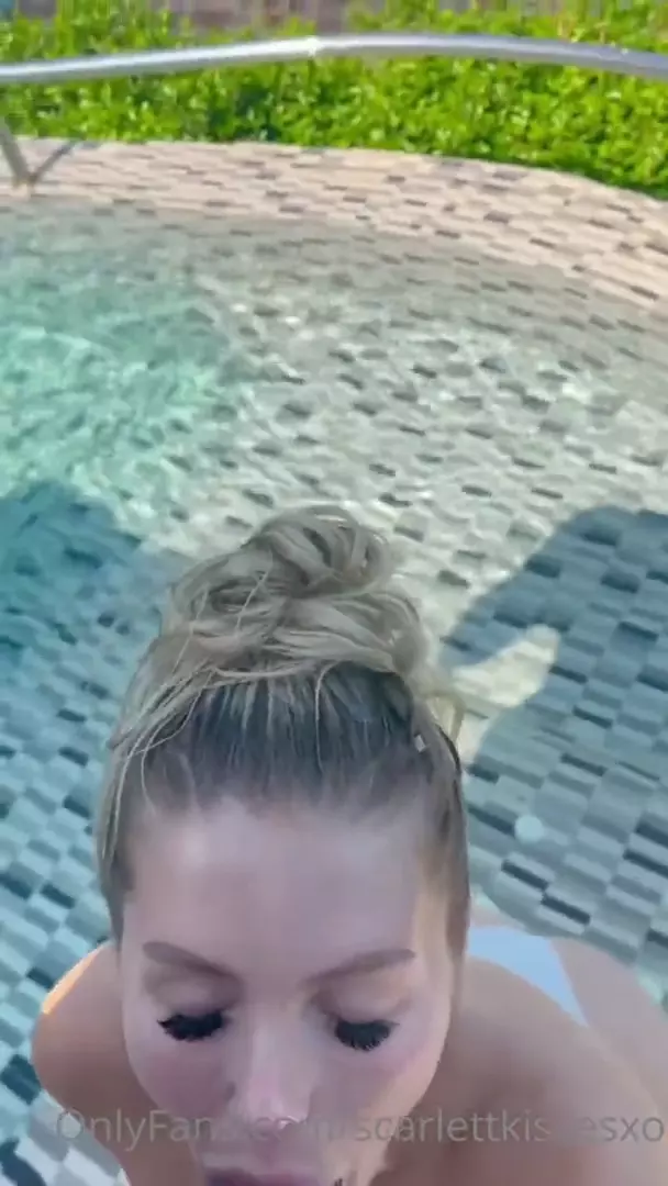 Se filtró un vídeo íntimo en la piscina de ScarlettKissesXO