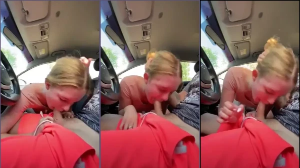 Vídeo casero muestra a una joven rubia practicando una buena follada oral con un amigo de la universidad en el coche