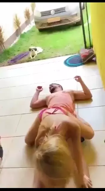 Video de fiesta con hermosas mujeres en la casa de la playa se volvió viral en internet